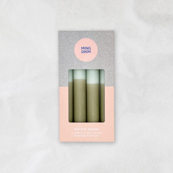 Kerzen in einer Schachtel